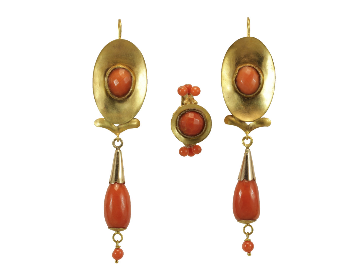 Antique Coral Gold Earrings Ring