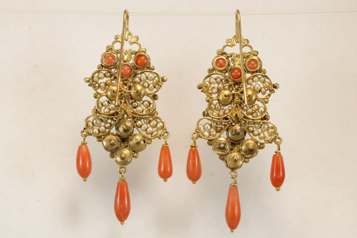 Boucles d'oreilles anciennes or filigranee corails perles fines-photo-2