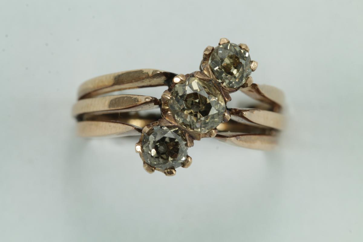 Antique Gold Three Diamonds Ring