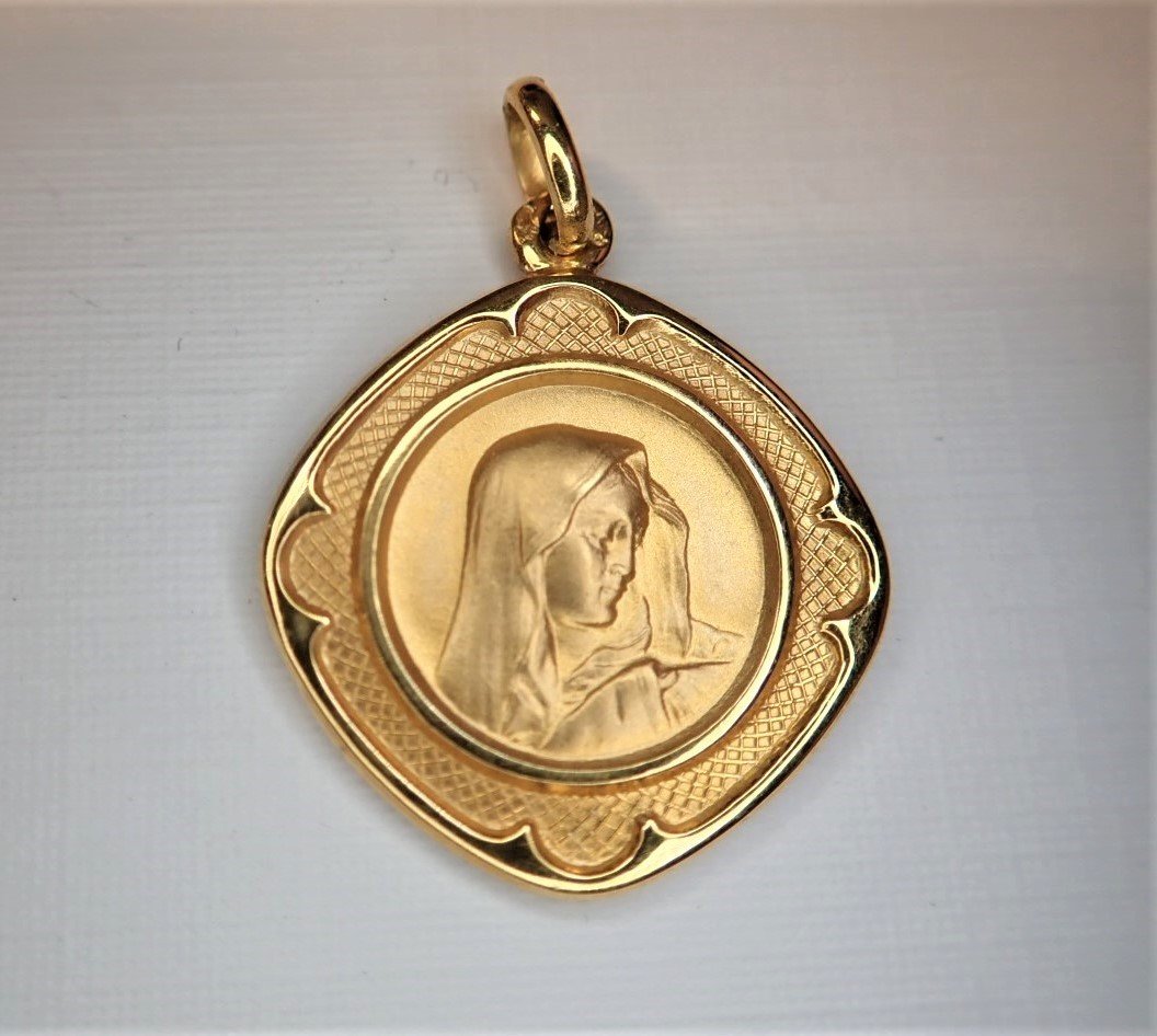 Médaille Sainte Vierge Or 18 Carats