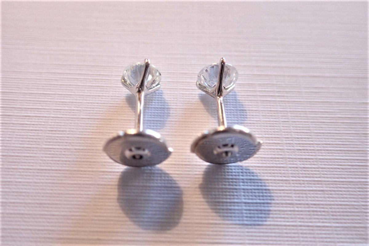 Pair Of 18 Carat White Gold Diamond Earrings-photo-2