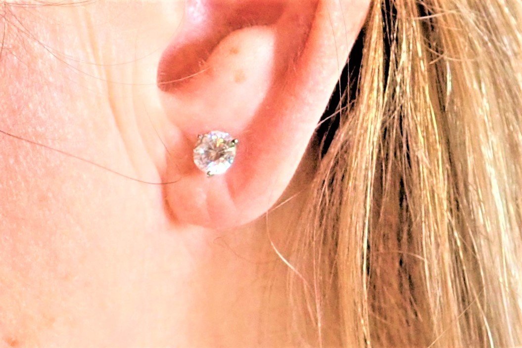 Pair Of 18 Carat White Gold Diamond Earrings-photo-3