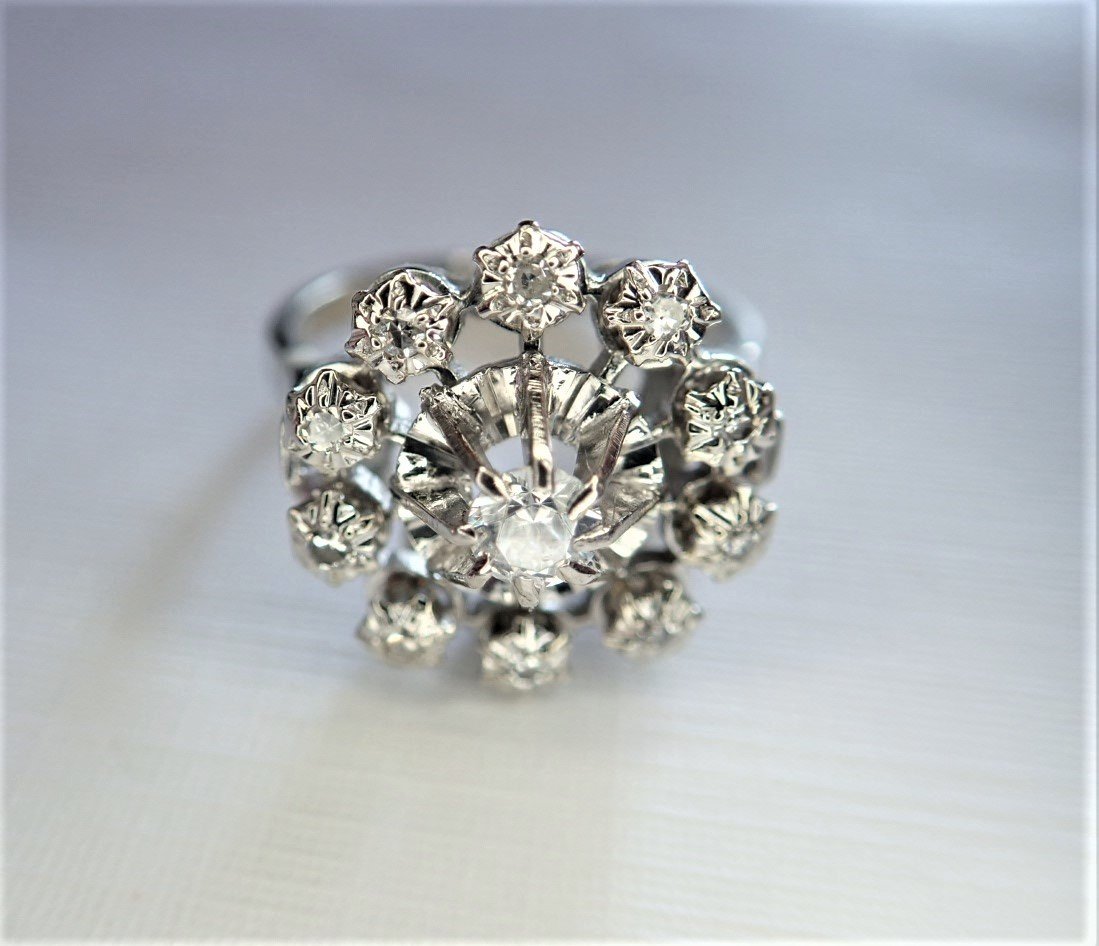 18k White Gold Diamond Daisy Ring