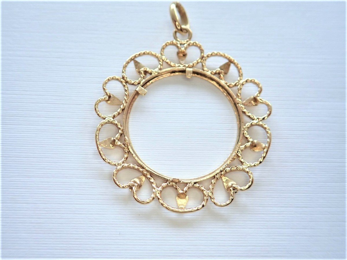 Frilly and Rope Twisted Coin Holder Pendant 14K Gold with Diamond Halo -  Timekeepersclayton