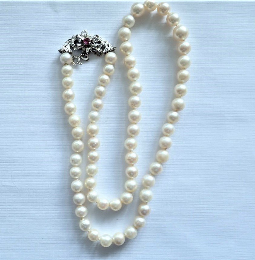 White Gold Ruby And Diamond Clasp Pearl Necklace