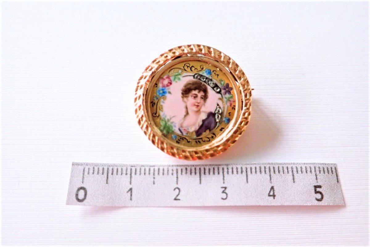 Broche art déco miniature sur nacre sertie de diamants or 18 carats -photo-3