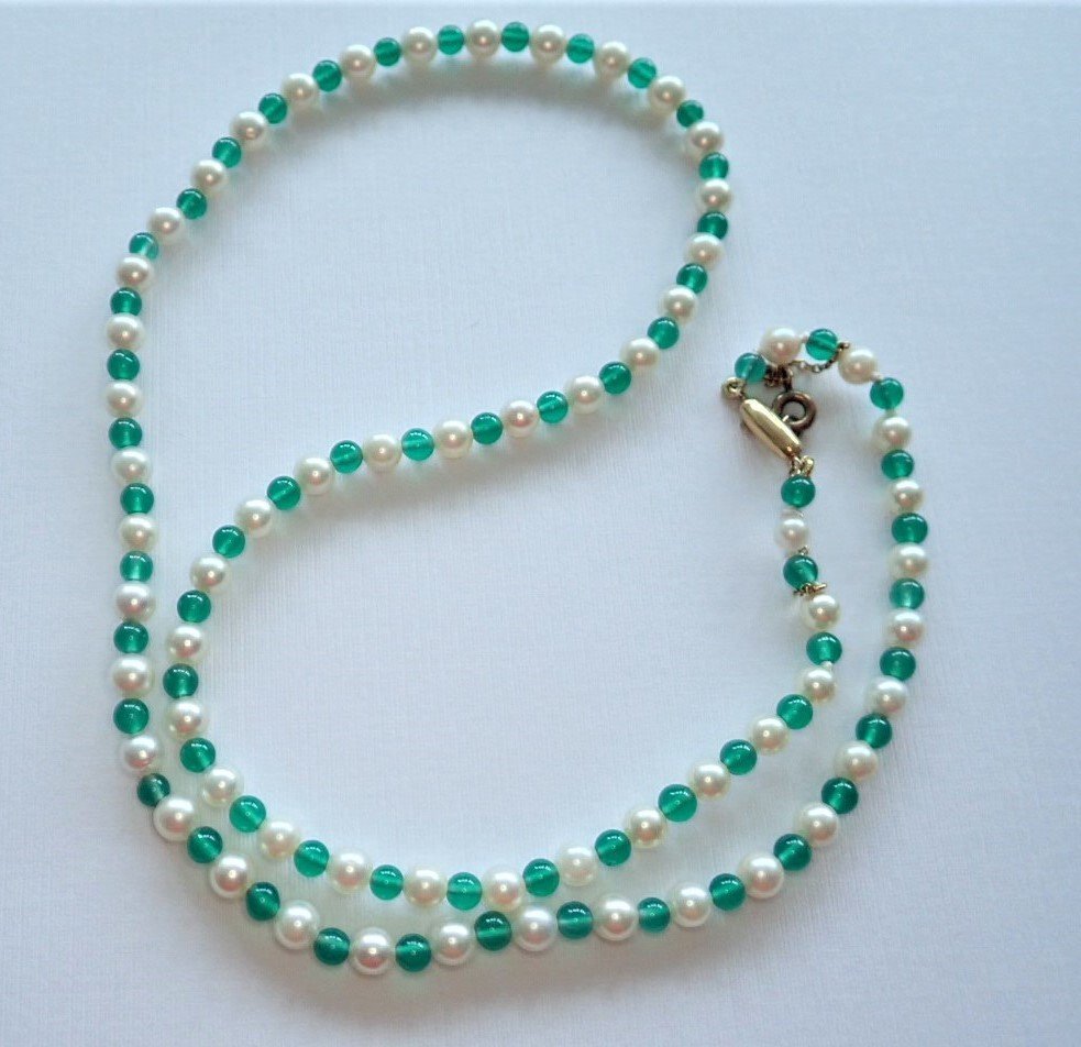 Cultured Pearl And Agate Necklace With 18-carat Gold Clasp