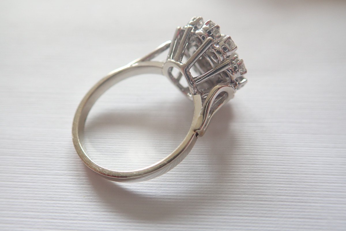 Daisy Diamond Ring In 18k White Gold-photo-4