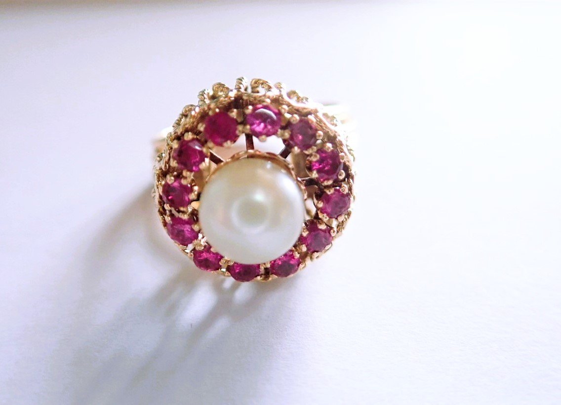 18 Carat Gold Pearl Ring Set With Red Stones -photo-3