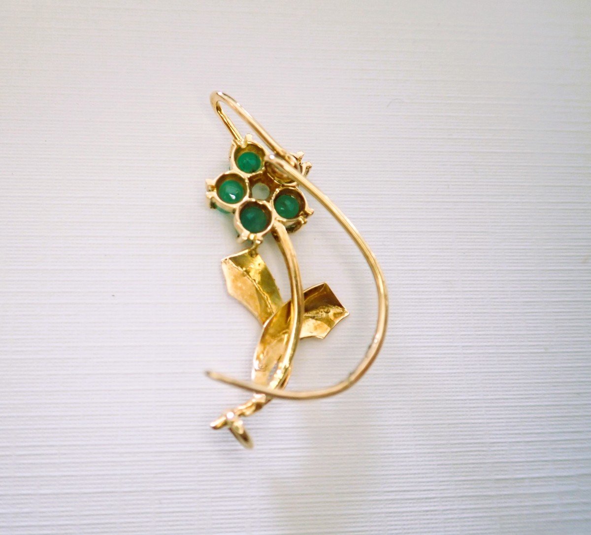 Flower Motif Brooch Set With Emeralds-photo-2