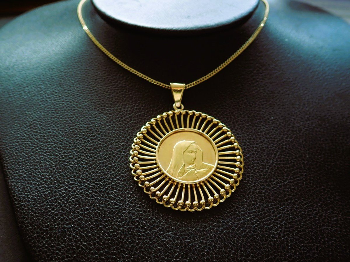 Medaille Sainte Vierge Or 18 Carats