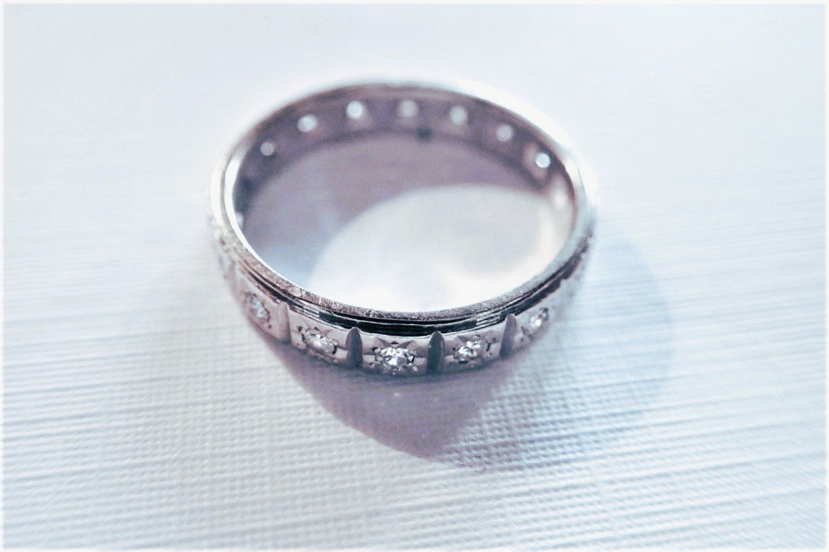 Alliance américaine or blanc sertie de diamants-photo-3