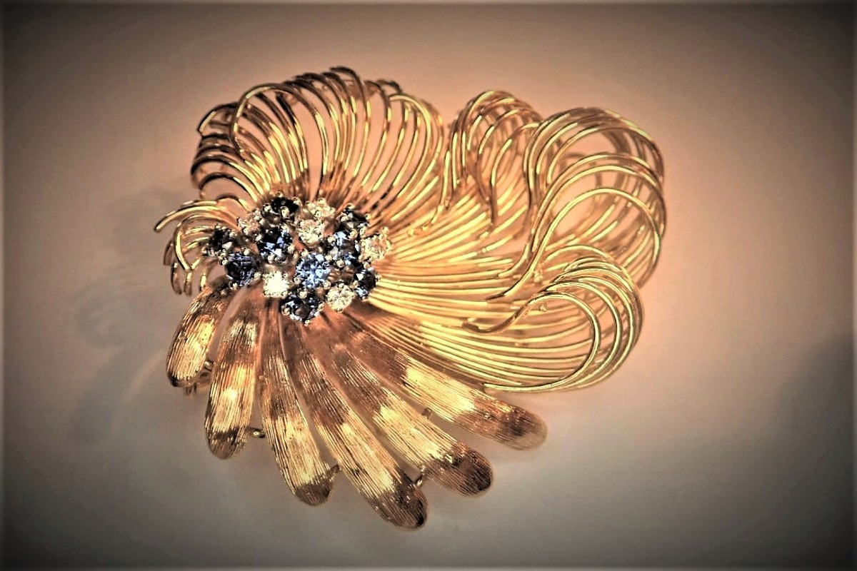 18-carat Gold Sapphire And Diamond Brooch-photo-2