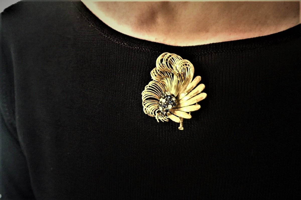 18-carat Gold Sapphire And Diamond Brooch-photo-4