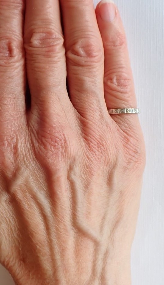 Alliance or blanc 18 carats sertie de diamants-photo-3