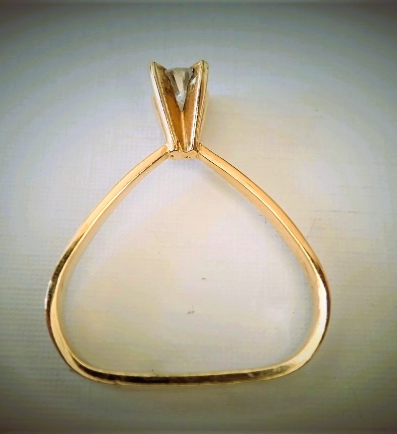 Bague solitaire diamant années 60  or 18 carats