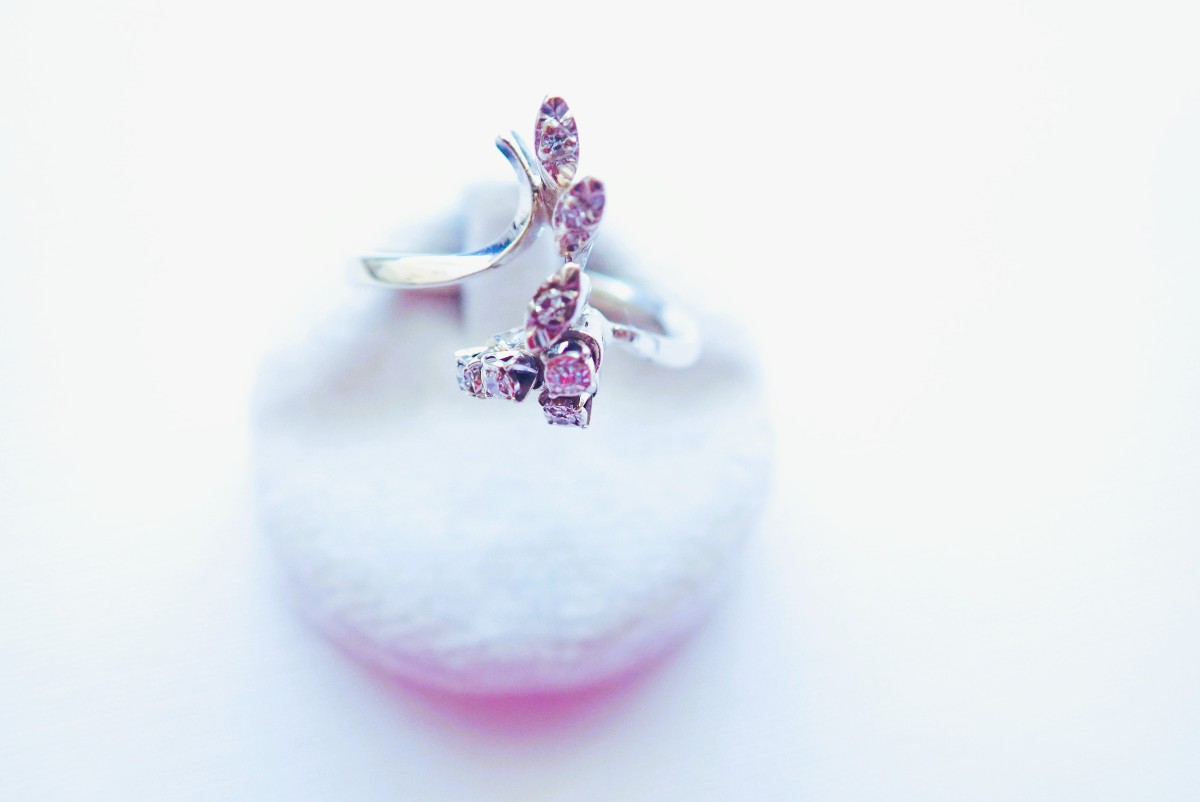 18k White Gold Diamond Ring From The 60s