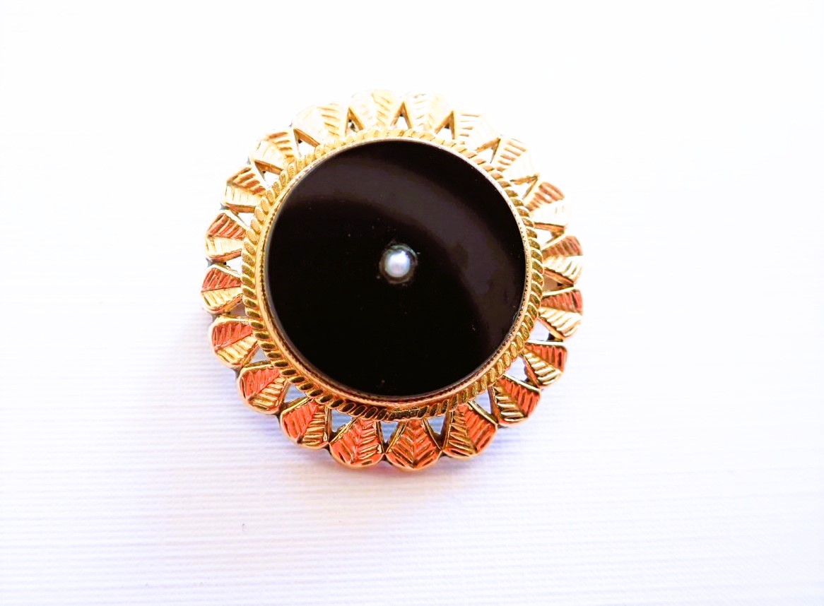 18k Gold Onyx Pendant And Brooch With Small Pearl