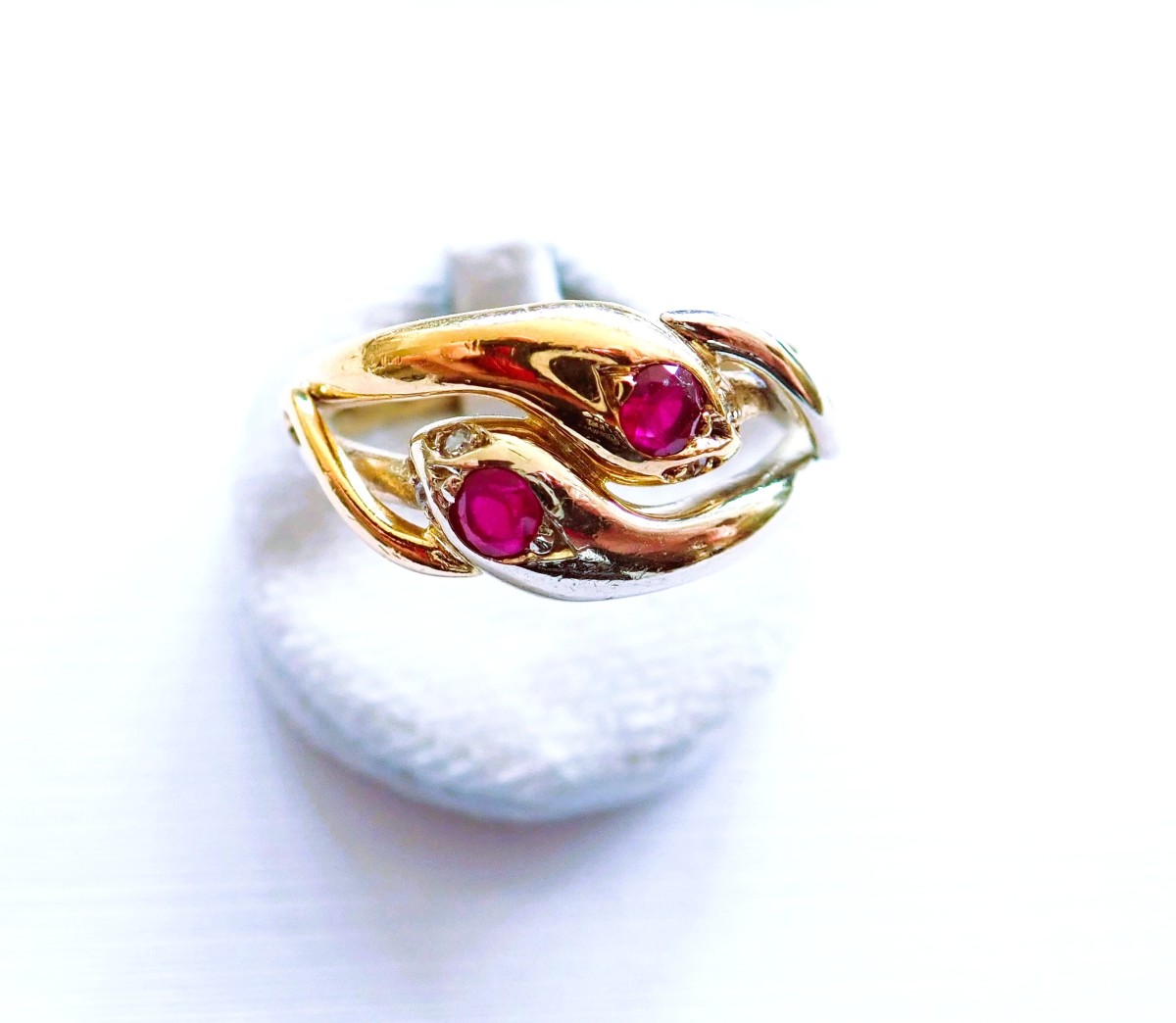 Bague art déco têtes de serpent or blanc et or jaune 18 carats et diamants-photo-3