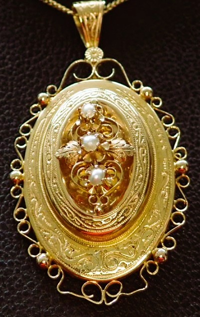 18-carat Gold Pendant And Brooch Set With Pearls -photo-1