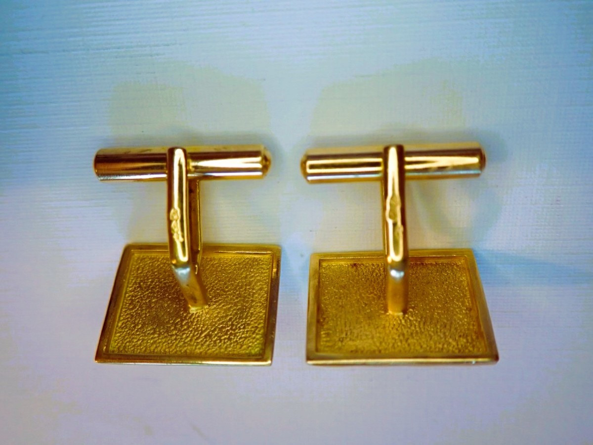 Pair Of 18-carat Gold Cufflinks-photo-2