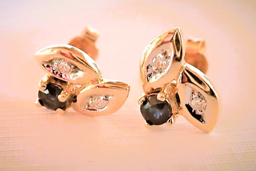 Paire de boucle d'oreille diamants et saphirs or18 carats