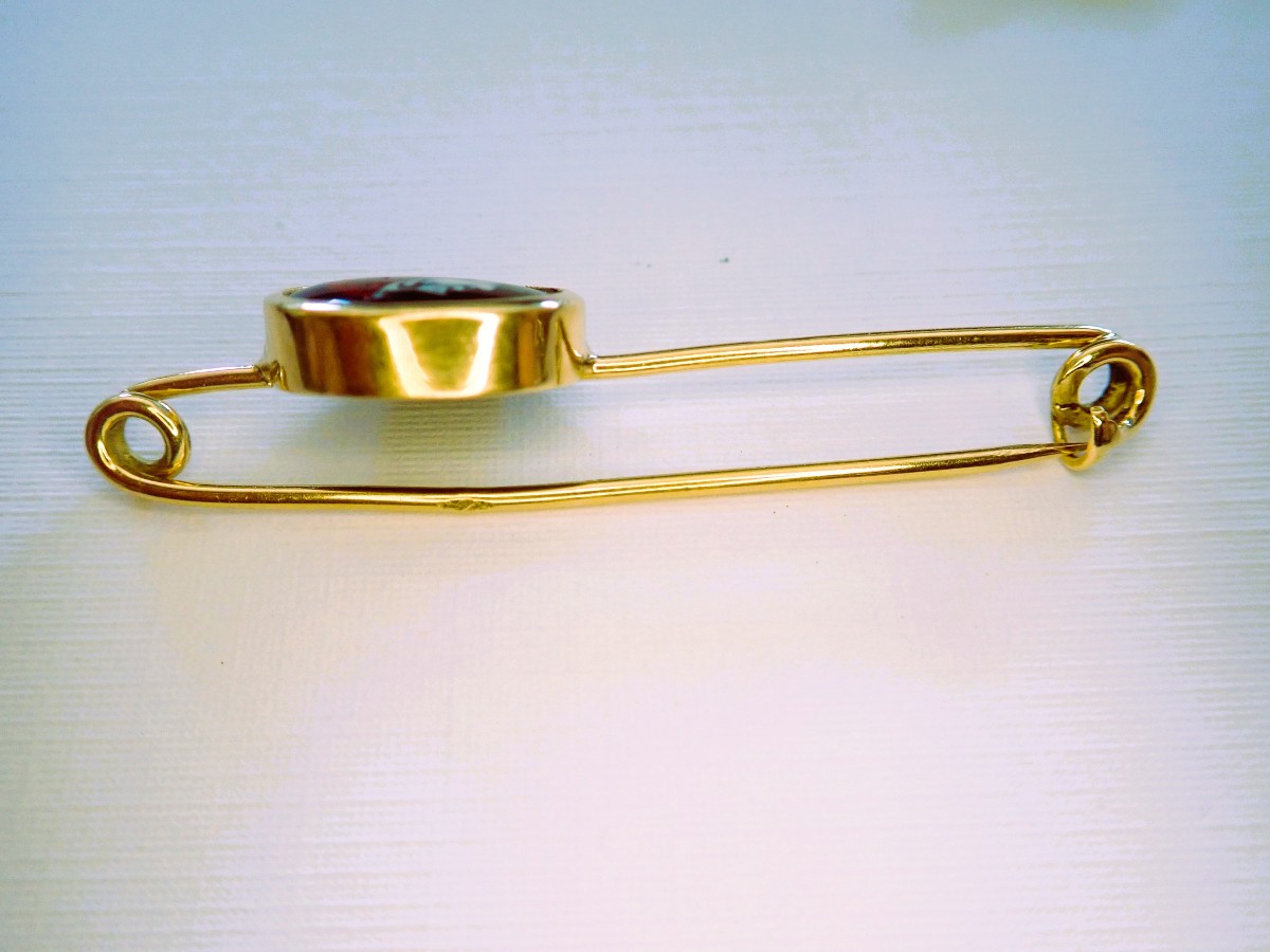 18-carat Gold Brooch With Limoges Enamel-photo-2