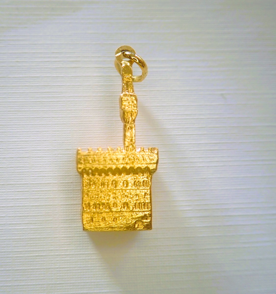 Pendentif or 18 carats