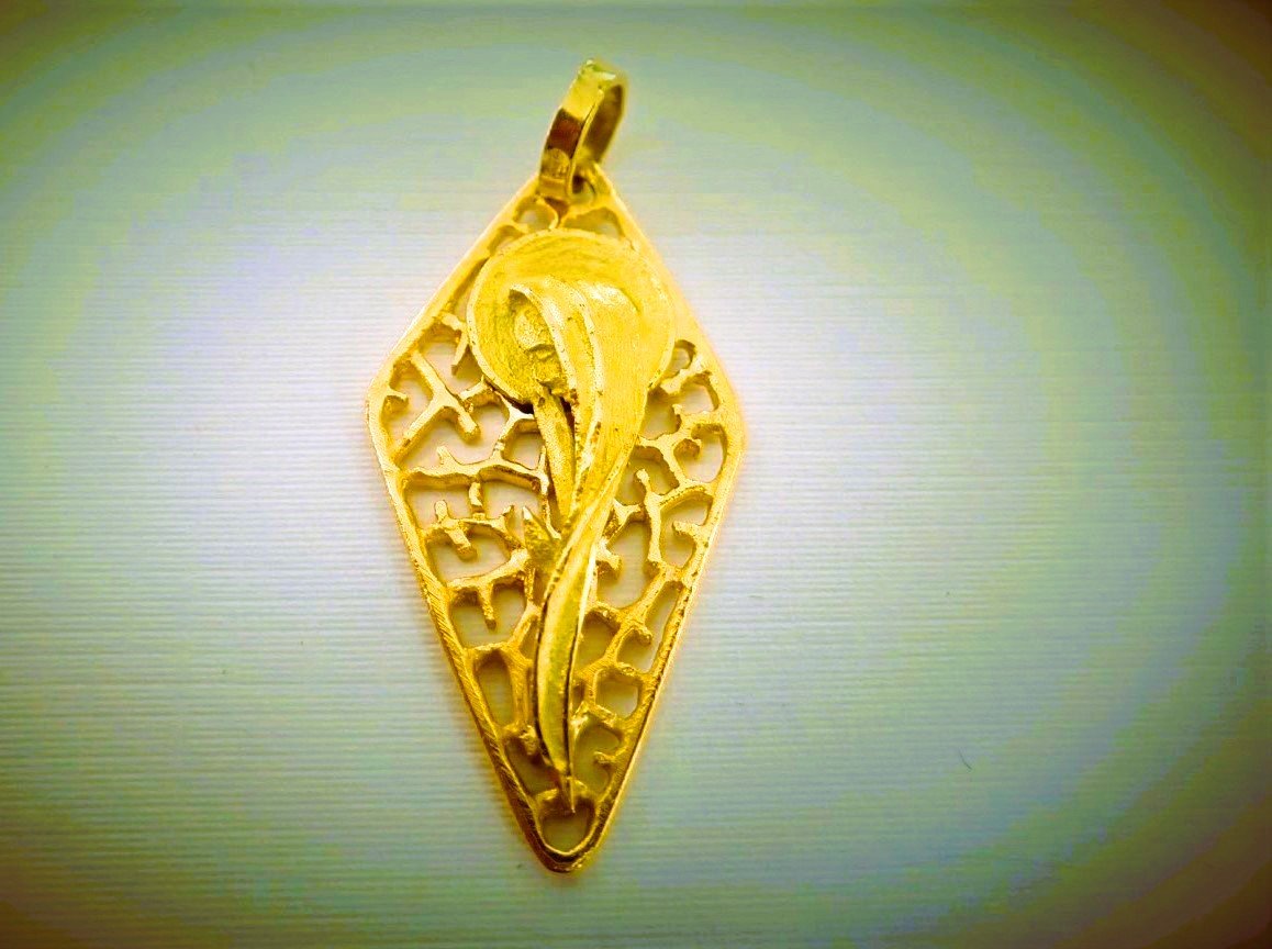 Pendentif Sainte Vierge or 18 carats