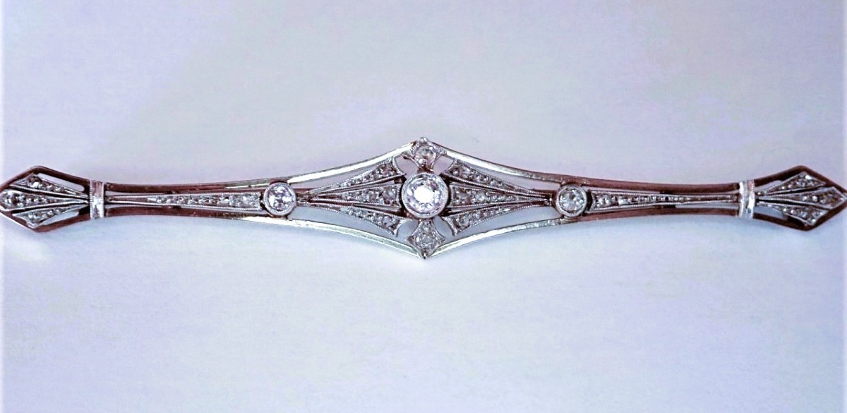 Art Deco Brooch In 18-carat White Gold Set With Diamonds
