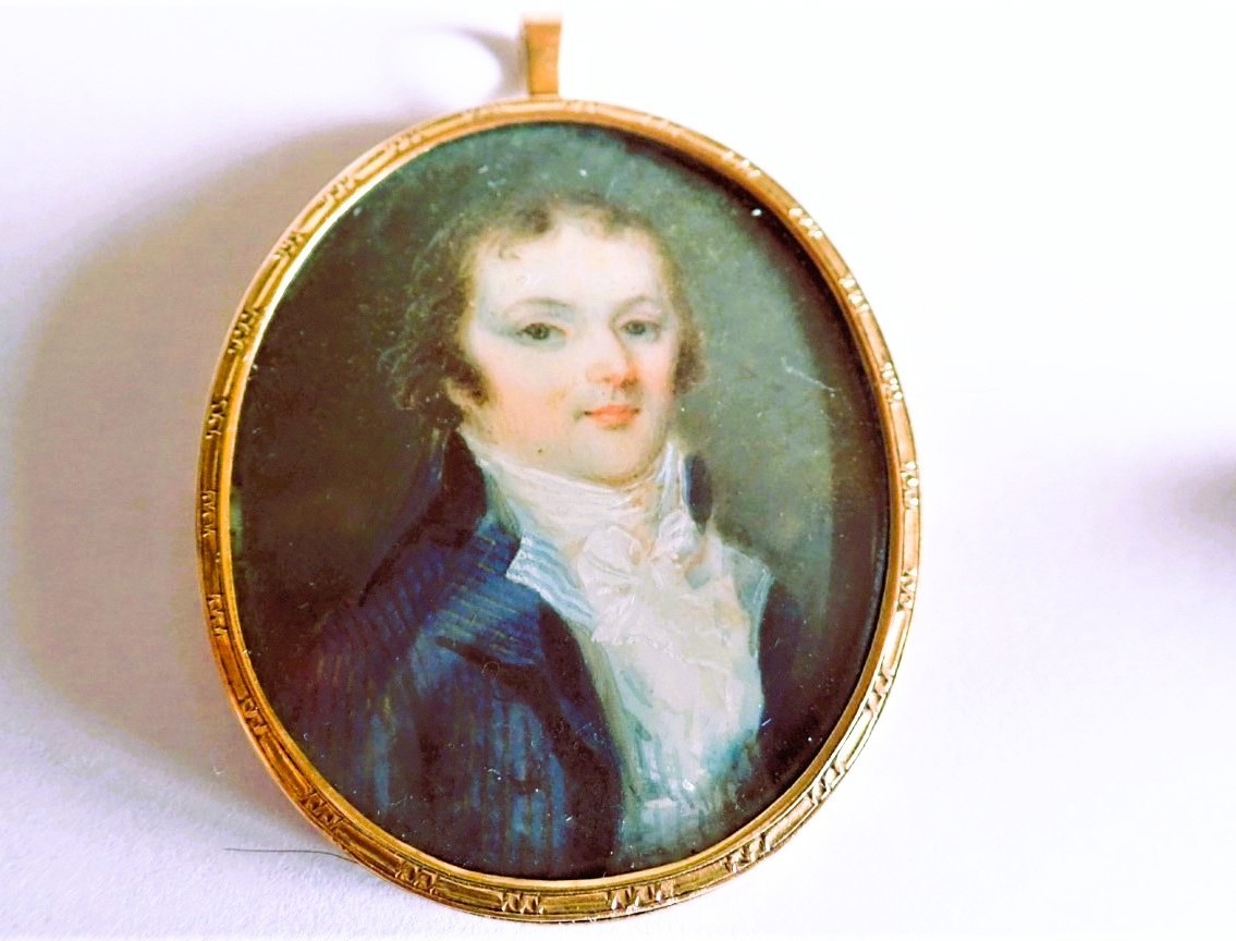 Pendentif avec miniature cheveux tressés au revers époque  Napoléon III or 18 carats