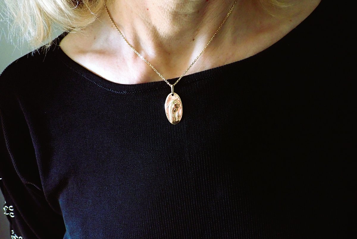 18-carat Gold Virgin Mary Medal Signed Augis-photo-3