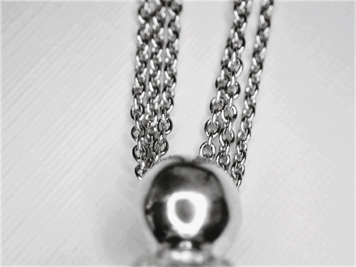 Pendentif avec sa chaine  or blanc 18 carats serti de diamants-photo-3