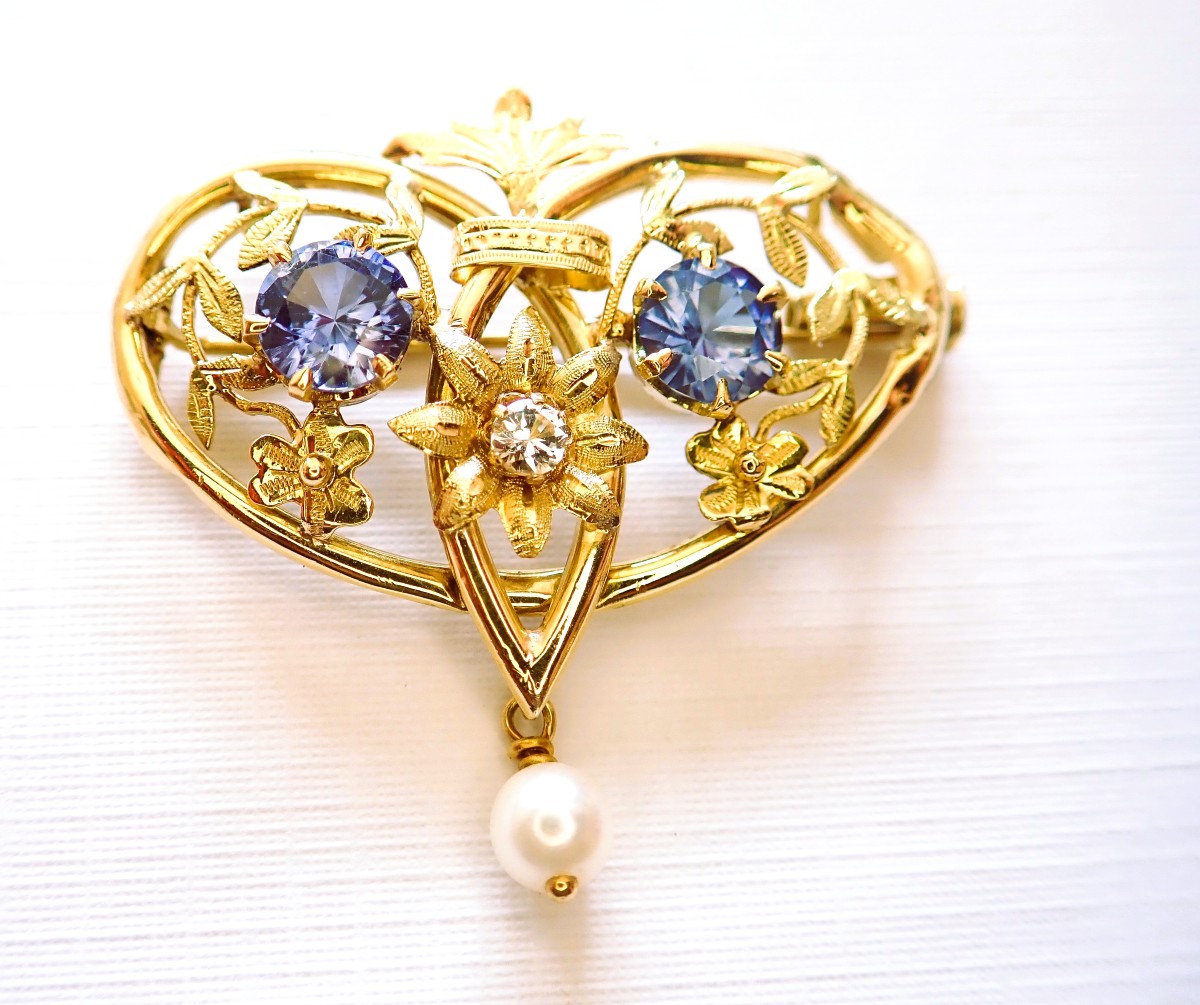 18-karat Gold Art Deco Brooch