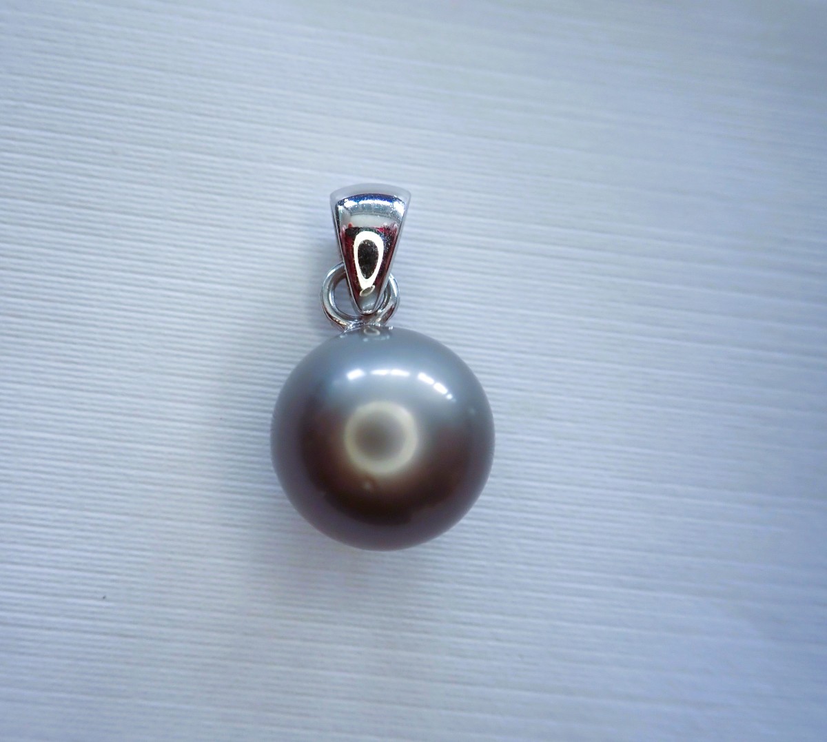 Tahitian Black Pearl Pendant, 12.5mm, Set In 18k White Gold-photo-2