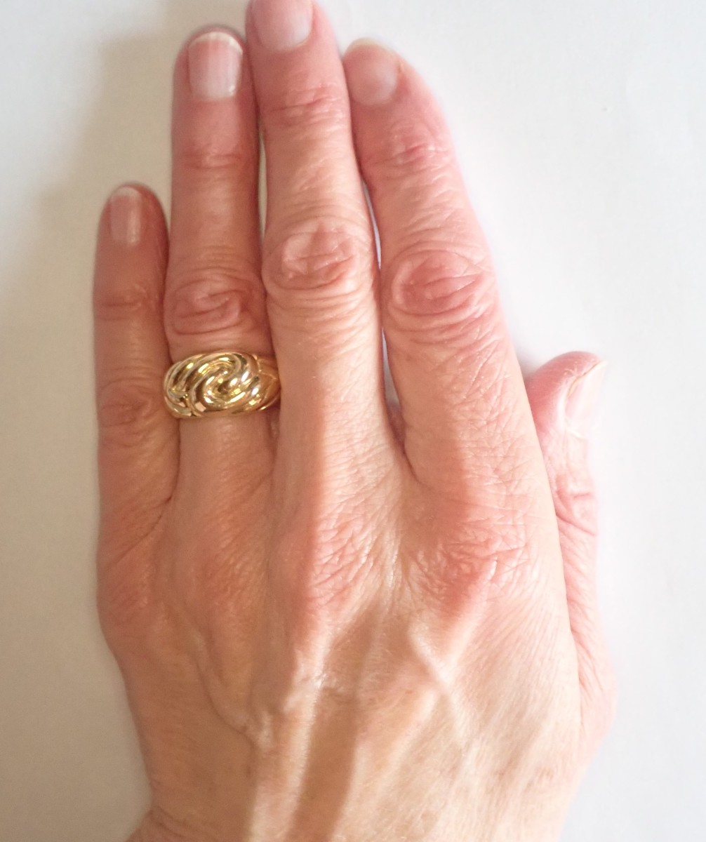 18-karat Gold Gadroon Ring-photo-3