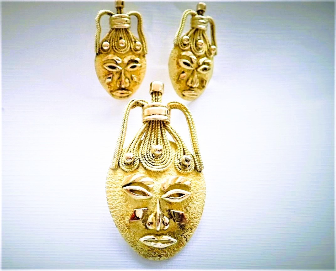 Ethnic Jewelry: Pendant And Earrings In 18-karat Gold