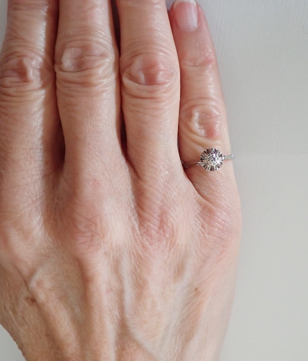 18-karat White Gold Diamond Ring-photo-3