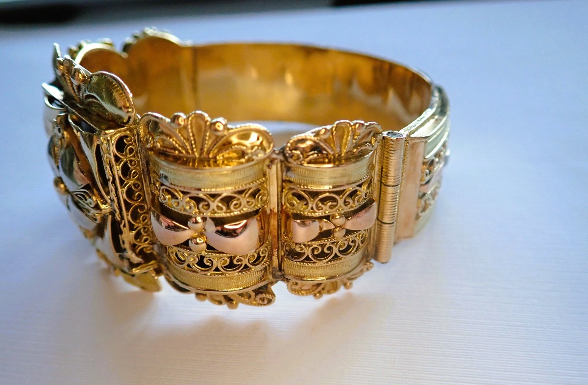 Articulated Bangle Bracelet In 18-karat Three-tone Gold With Filigree Work-photo-2