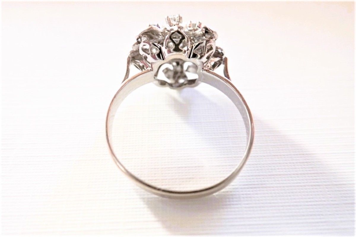 Bague marguerite diamants or blanc 18 carats-photo-3