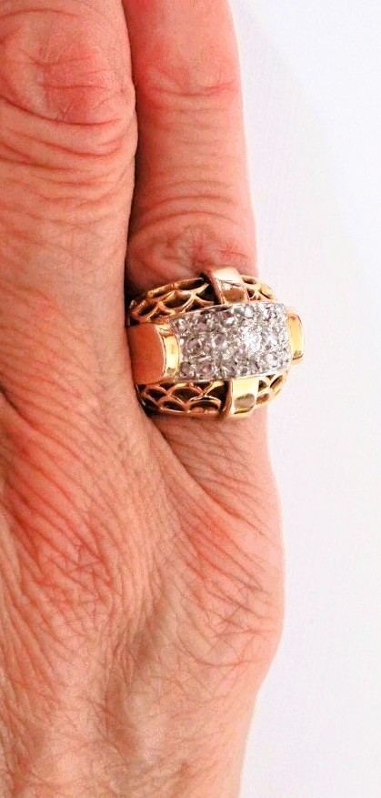 Art Deco Ring In 18-carat Gold Set With Diamonds