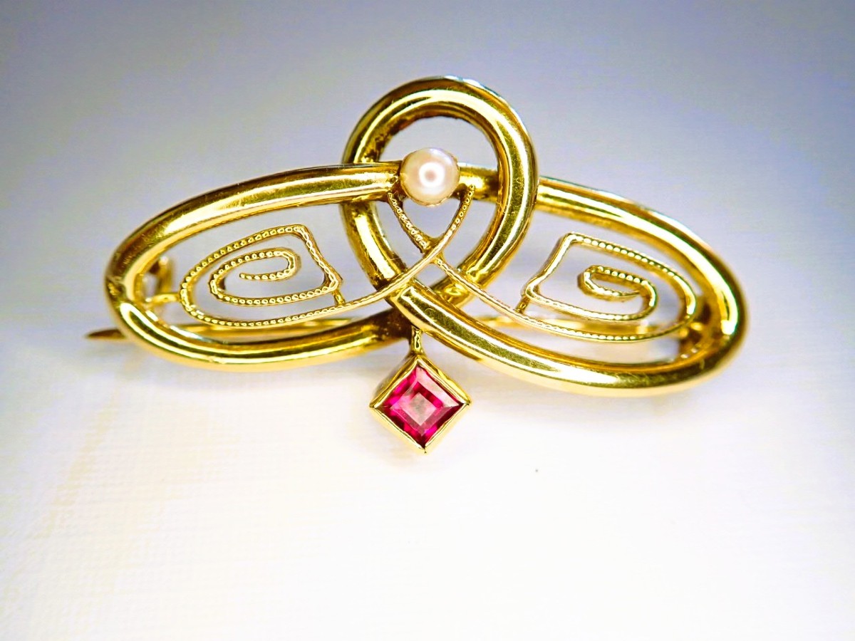 Art déco broche or 18 carats 