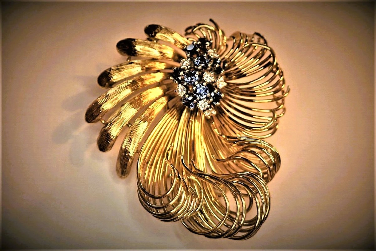 Broche diamants et saphirs en or 18 carats-photo-2