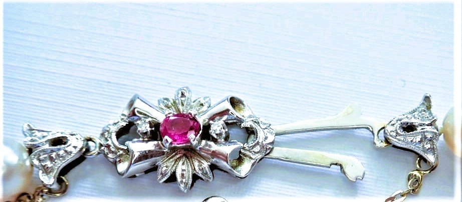 7–10 Mm Pearl Necklace, 52 Cm, With An 18-karat White Gold Clasp Set With Rubies And Diamonds-photo-2