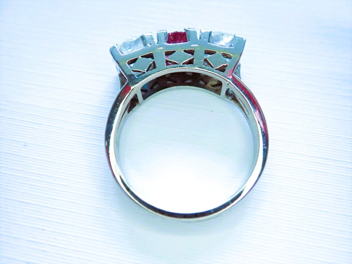Art Déco bague Jarretière or et platine sertie de diamants et rubis-photo-3