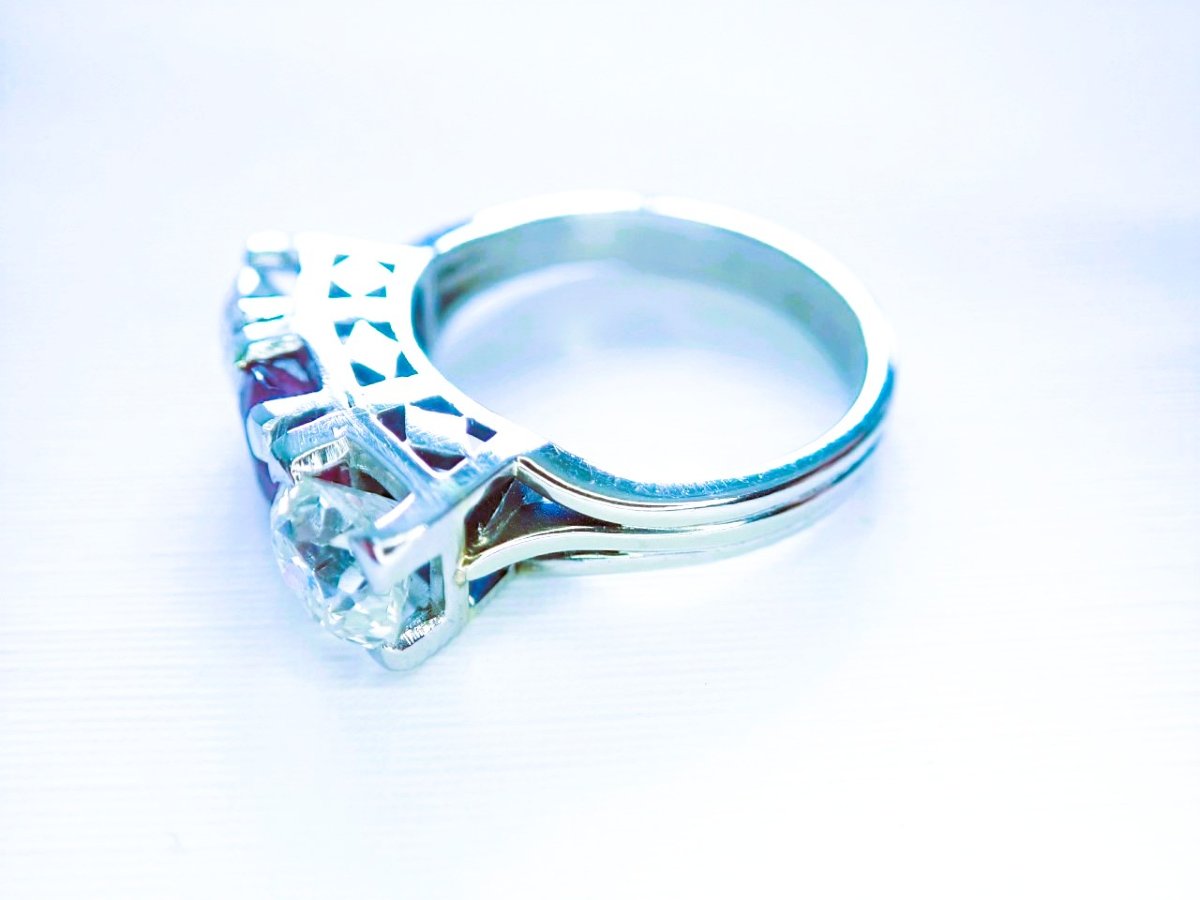 Art Déco bague Jarretière or et platine sertie de diamants et rubis-photo-4