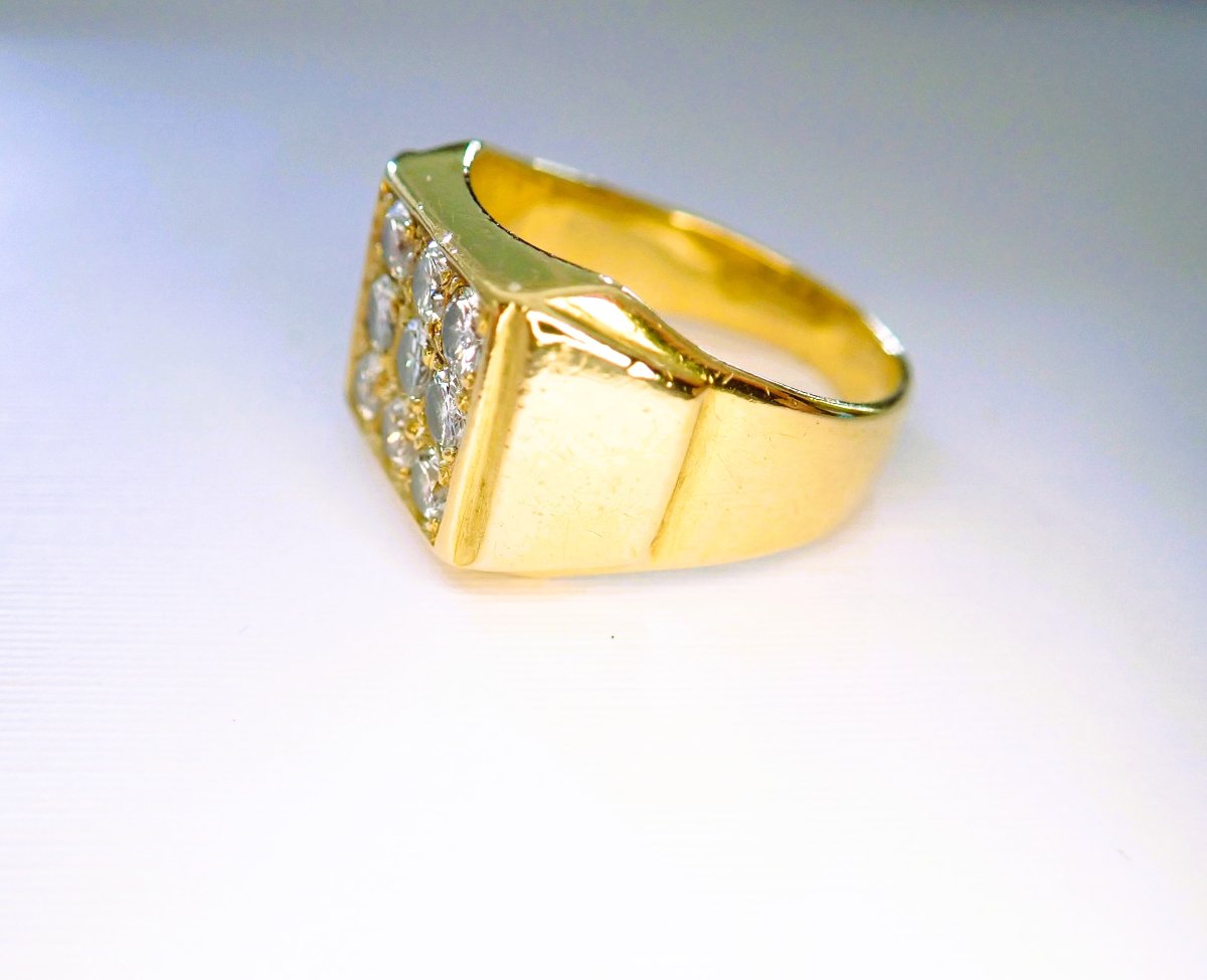 Solid 18-karat Gold Signet Ring Set With Diamonds-photo-2