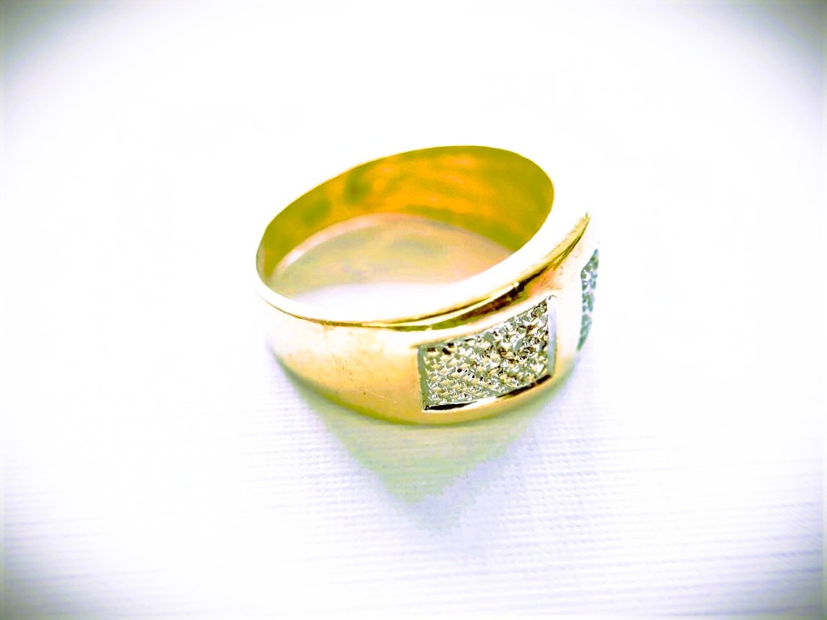 18-karat Gold Band Ring Set With Diamonds-photo-2