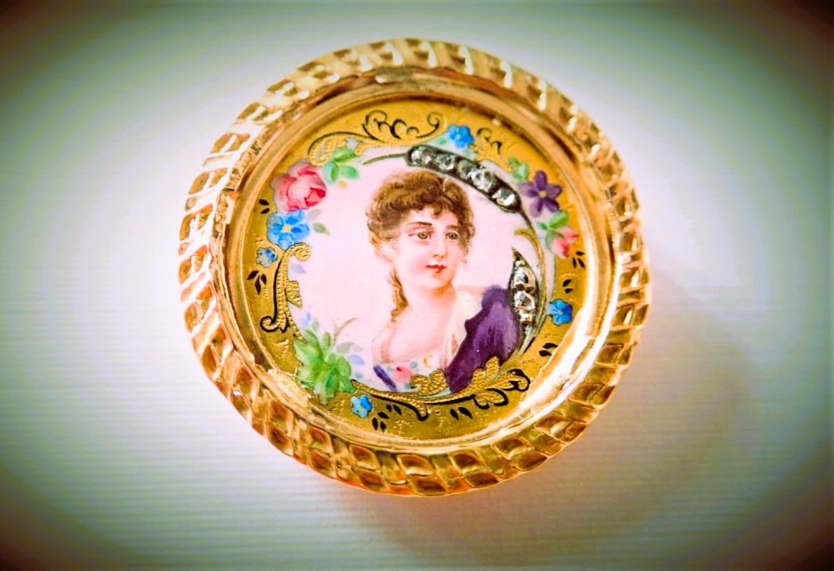 Miniature Art Deco Brooch Set With Mother-of-pearl And Rose-cut Diamonds