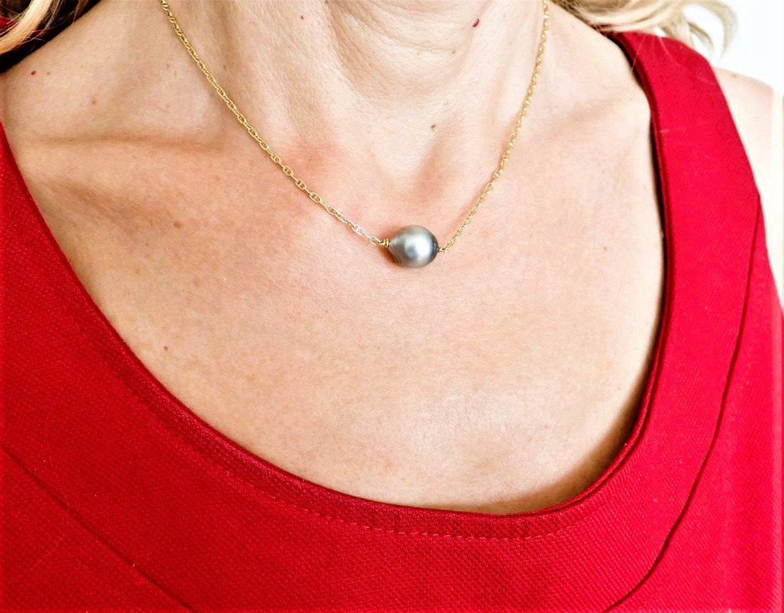 Black Tahitian Pearl On An 18-karat Gold Marine-link Chain 
